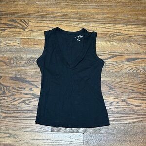 Black Sleeveless Tank V-Neck Top